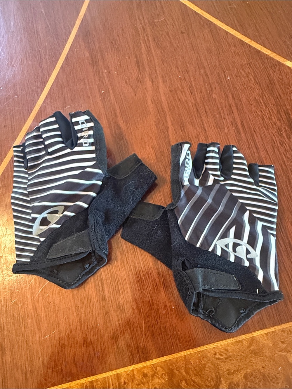 Giro Black and White Striped Fingerless Cycling Gloves